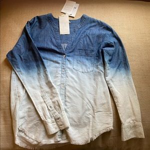 NEW WITH TAGS Soft Joie chambray Bleach Indigo top